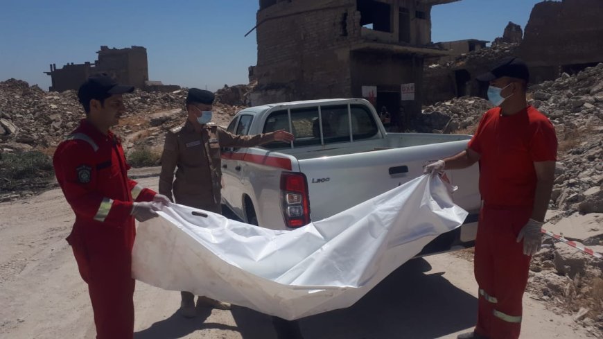 رفات يُعتقد أنها تعود لضحايا حرب داعش تصل إلى دائرة الطب العدلي بالموصل